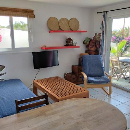 Beautiful Small Bungalow, Amazing Views And Garden Фамара Экстерьер фото