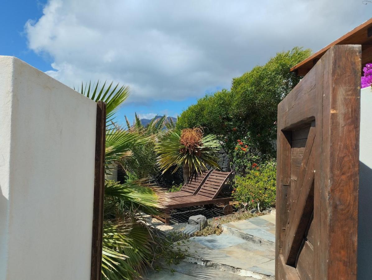 Beautiful Small Bungalow, Amazing Views And Garden Фамара Экстерьер фото