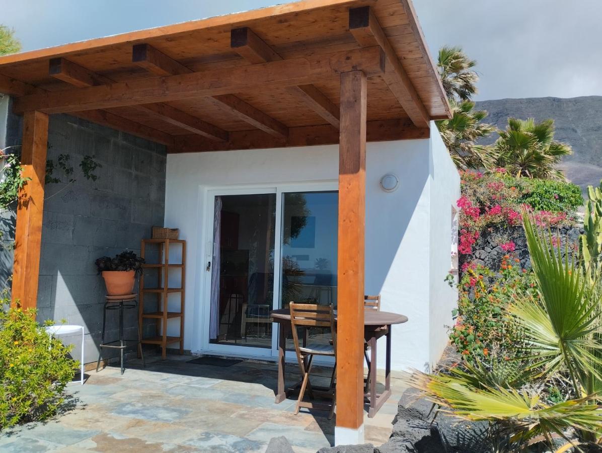 Beautiful Small Bungalow, Amazing Views And Garden Фамара Экстерьер фото